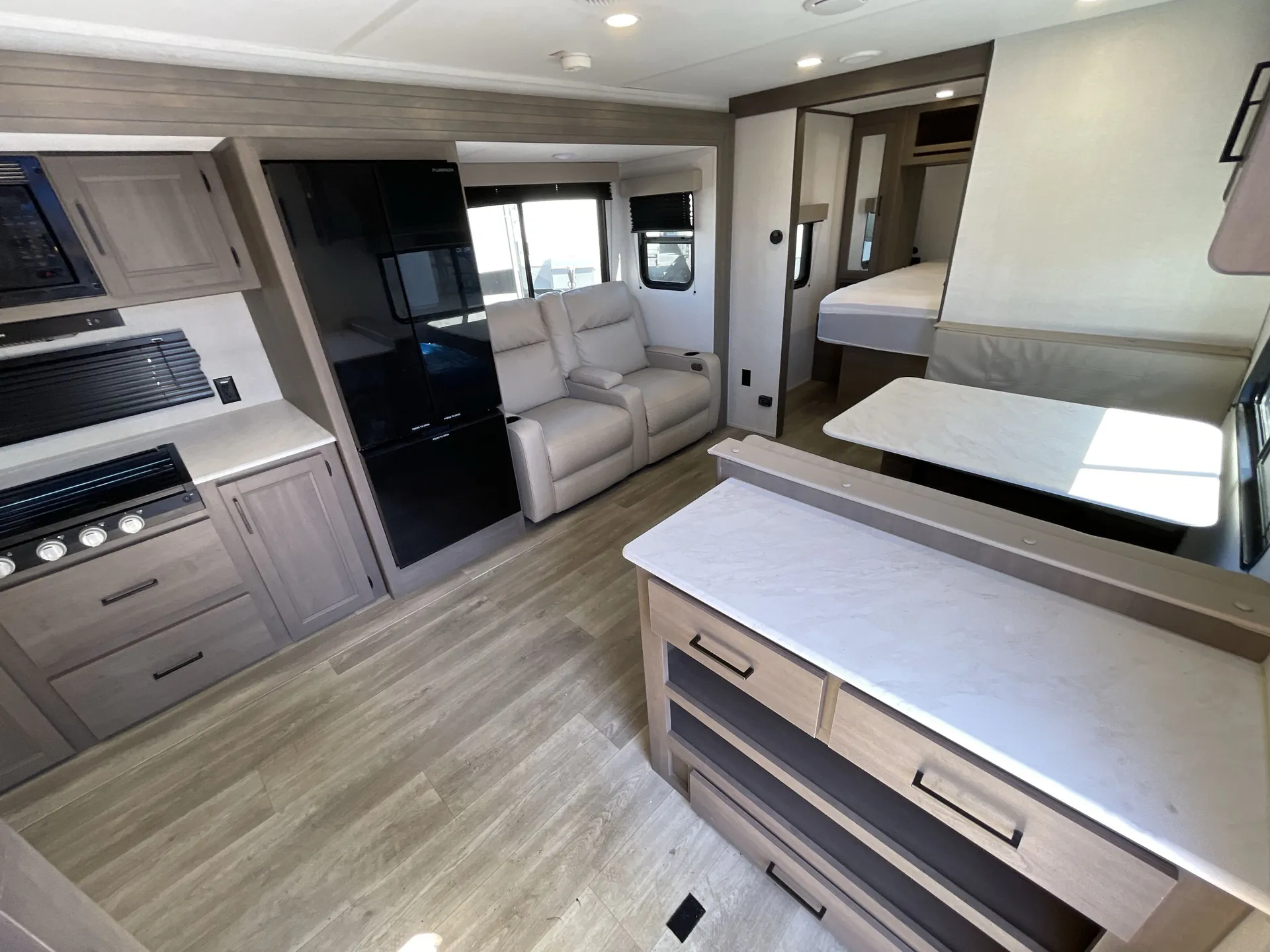 2025 Grand Design Transcend Xplor 25MLX — living area main