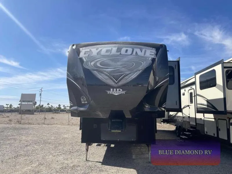 2015 Heartland Cyclone Used    3800 - Photo 3