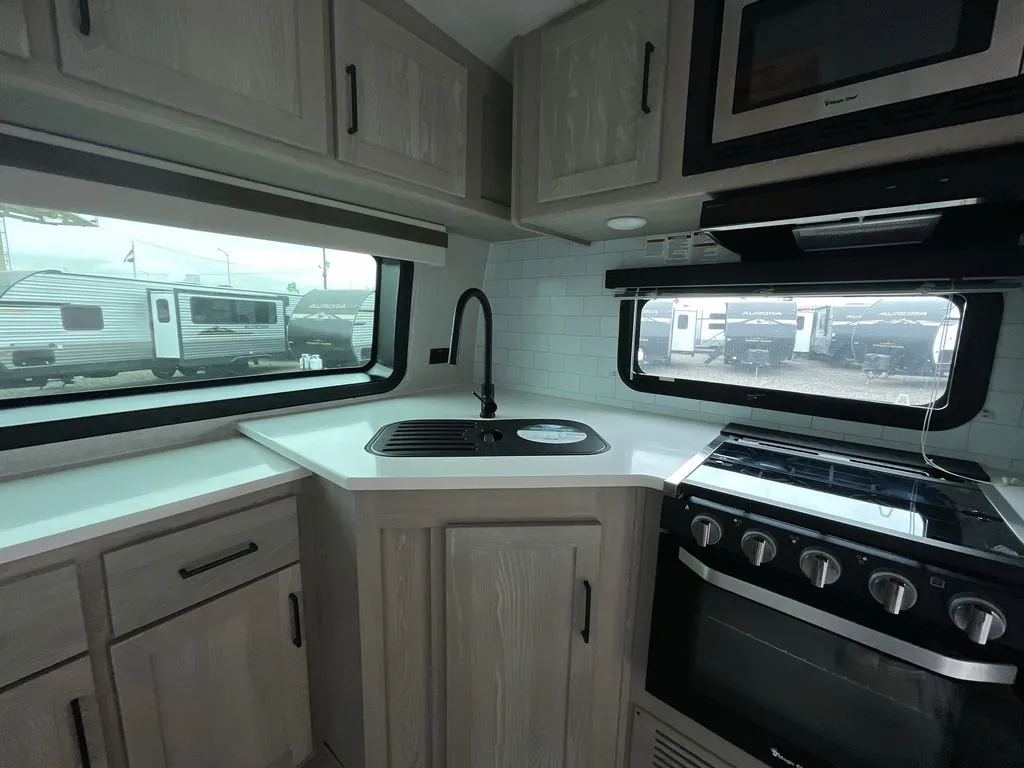 2022 Forest River Rockwood Ultra Lite 2608BS — Photo 5