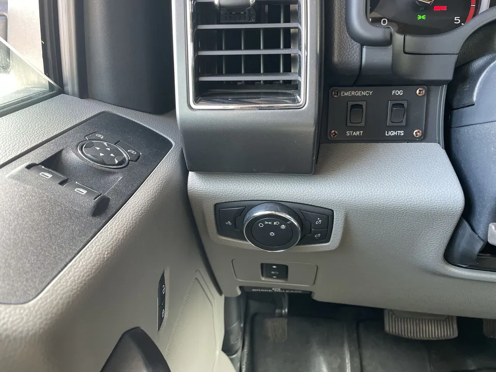 2022 Thor Motor Coach Magnitude RS36, Photos photo 38