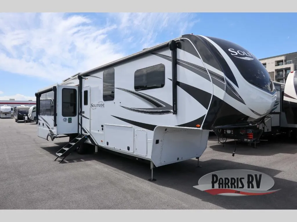 2025 Grand Design Solitude 370DV - Photo 2