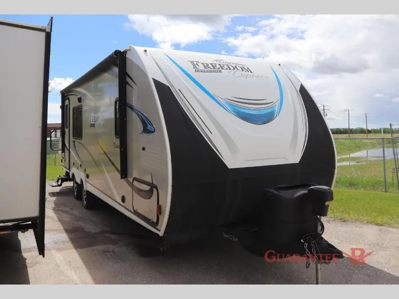 2018 Coachmen Freedom Express 246RKS - Photo 2