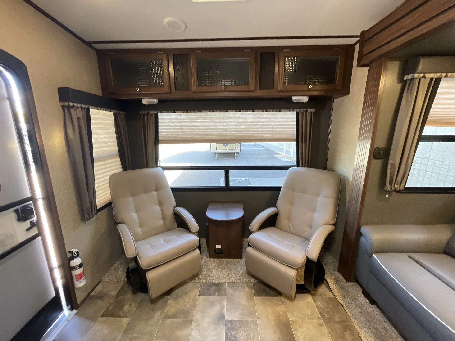 2017 Keystone Sprinter 252FWRLS — living area main