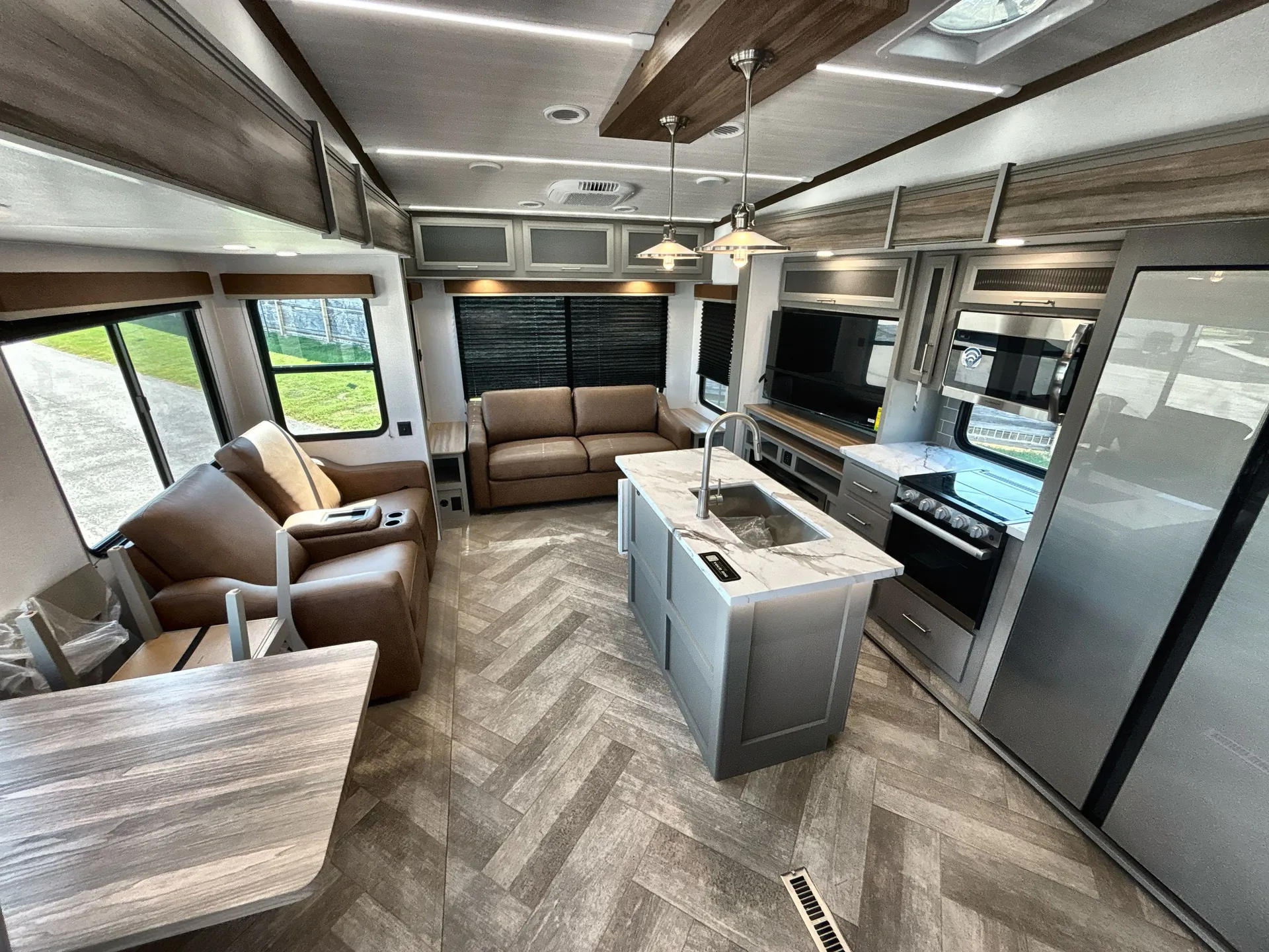 2026 Keystone Sprinter 3590LFT — living area main