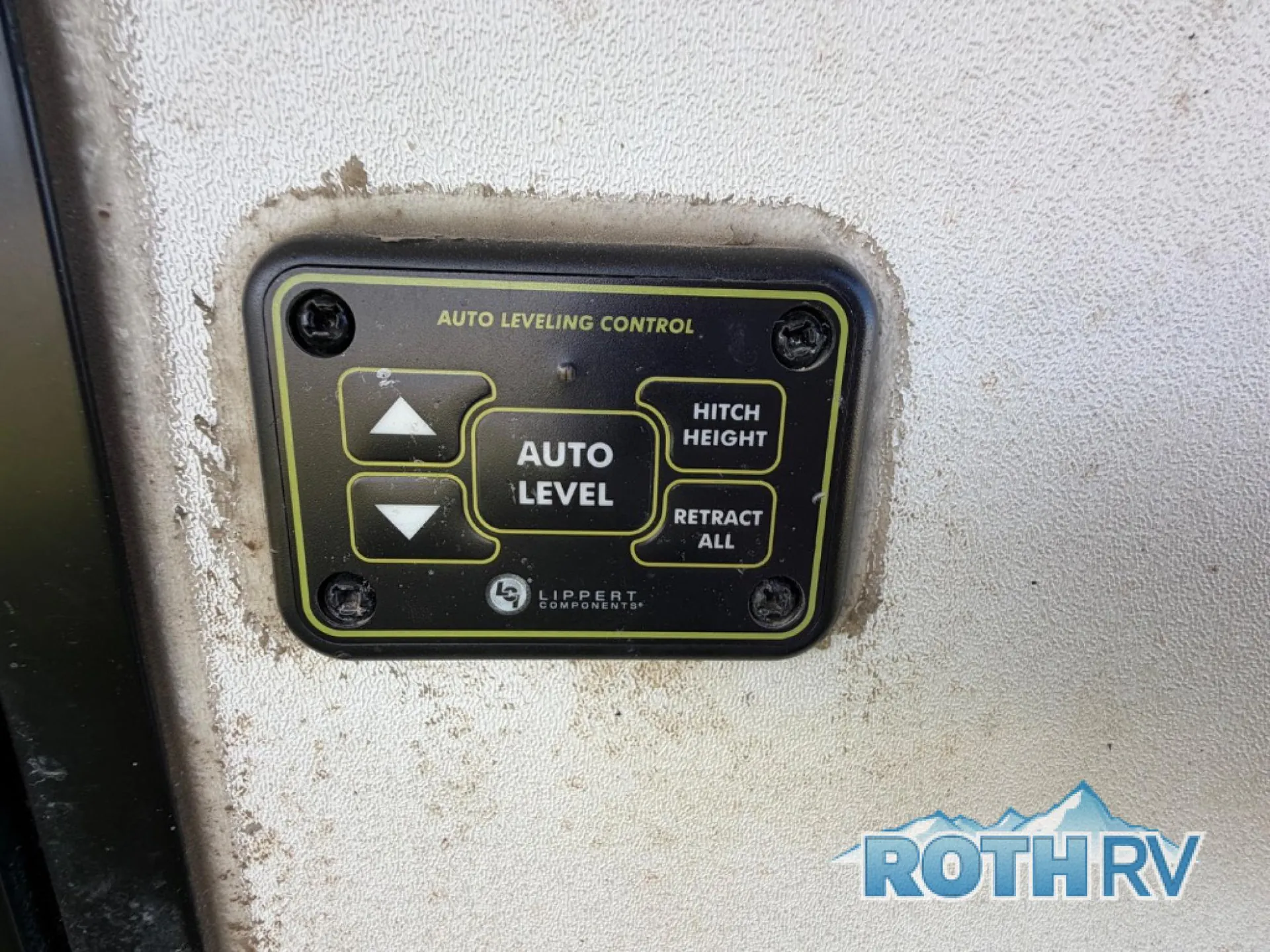 2021 Coachmen Brookstone 344FL - Photo 4
