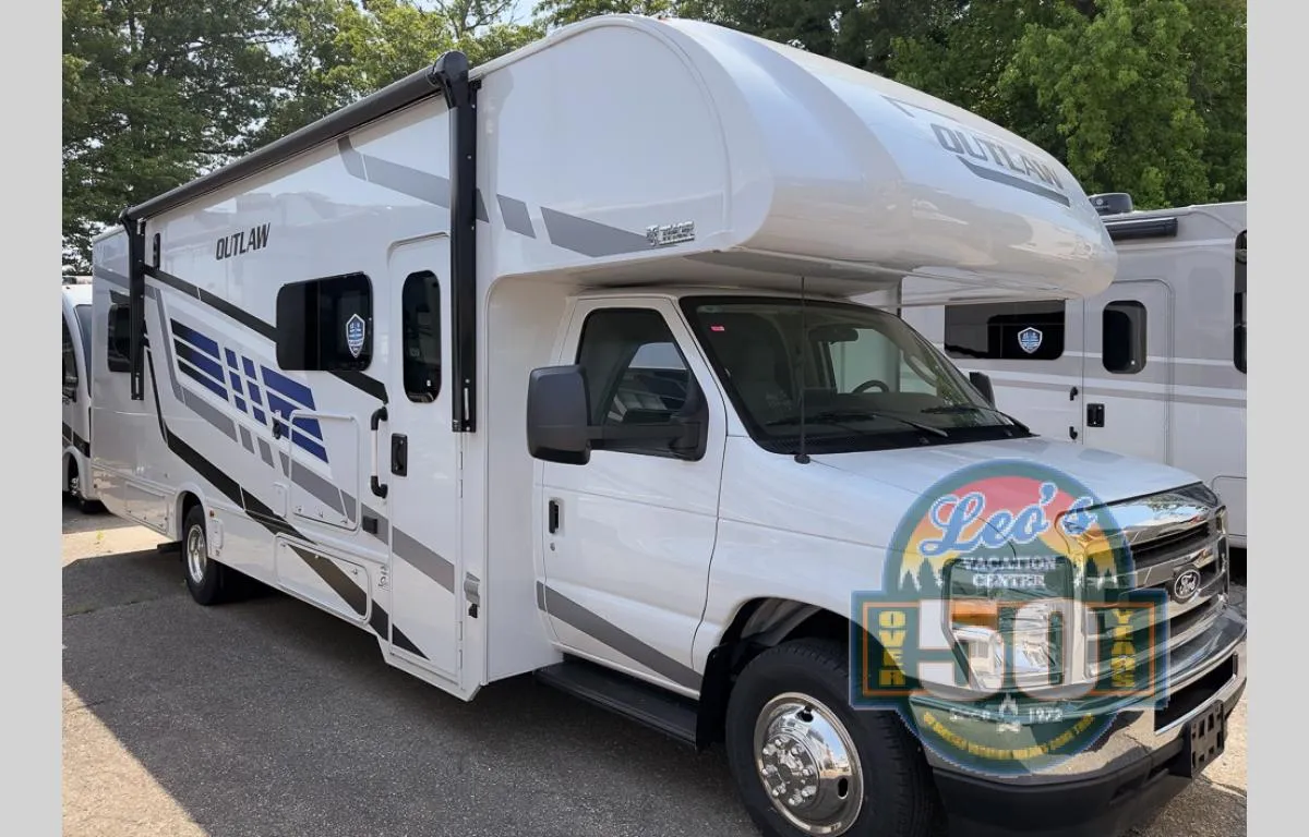 2025 Thor Motor Coach Outlaw 29T - Photo 2