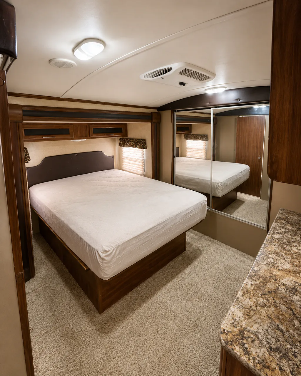 2015 Keystone Cougar XLite 33RES, Bedroom photo 2