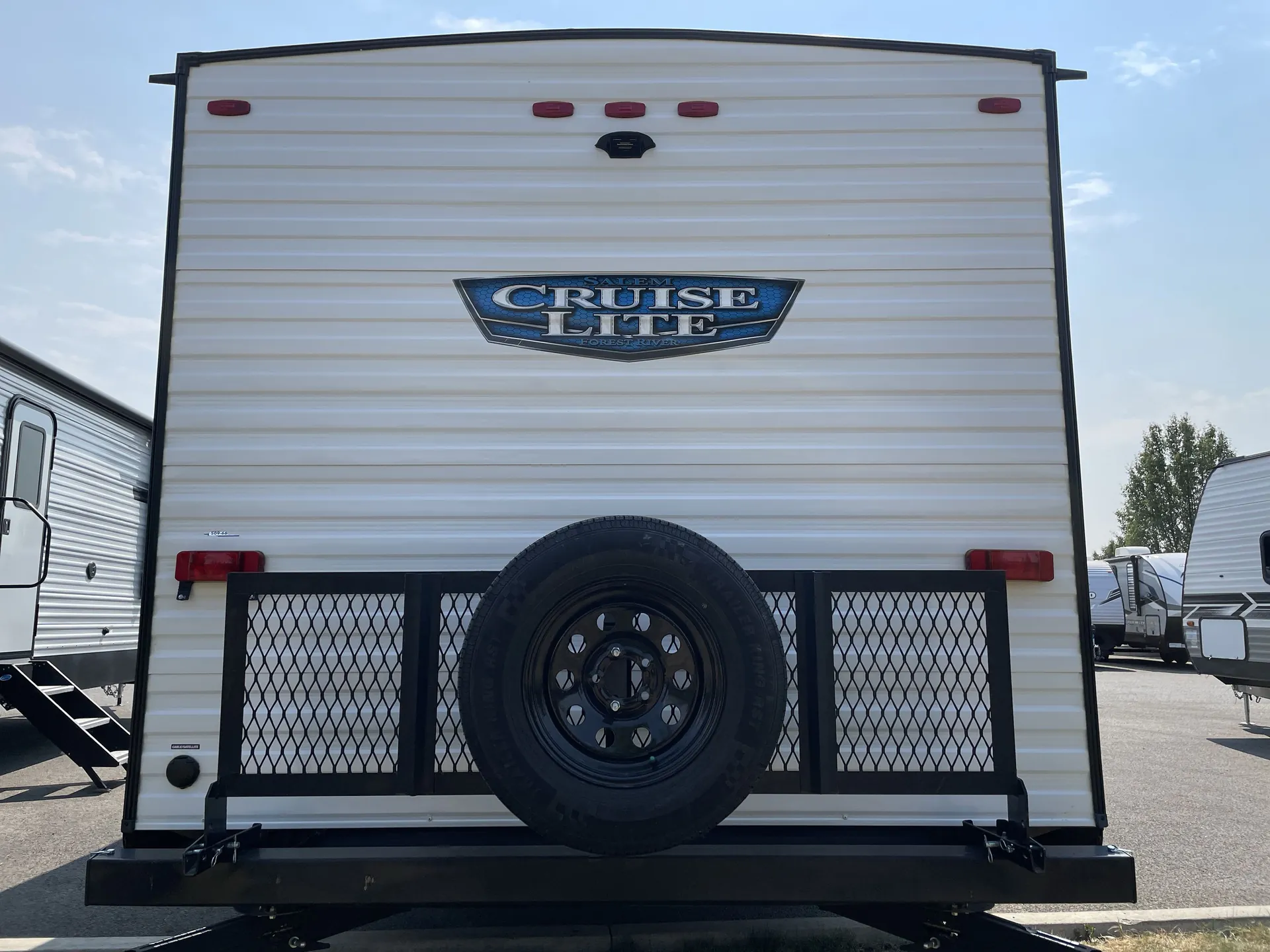 2023 Forest River Salem Cruise Lite 243BHXL — backside