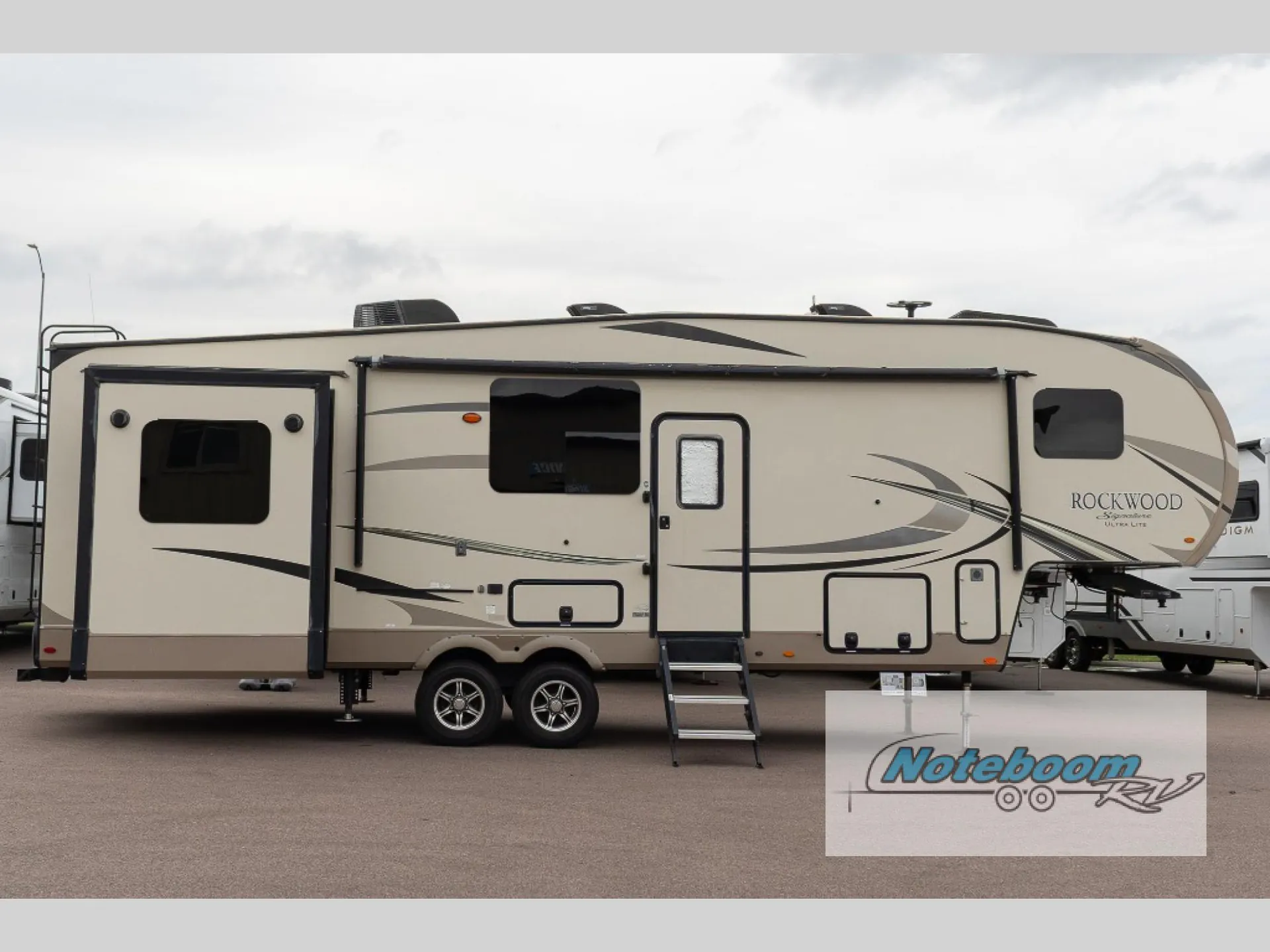 2018 Forest River Rockwood Signature Ultra Lite 8298WS