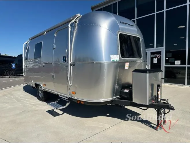 2026 Airstream World Traveler 22RB - Main photo