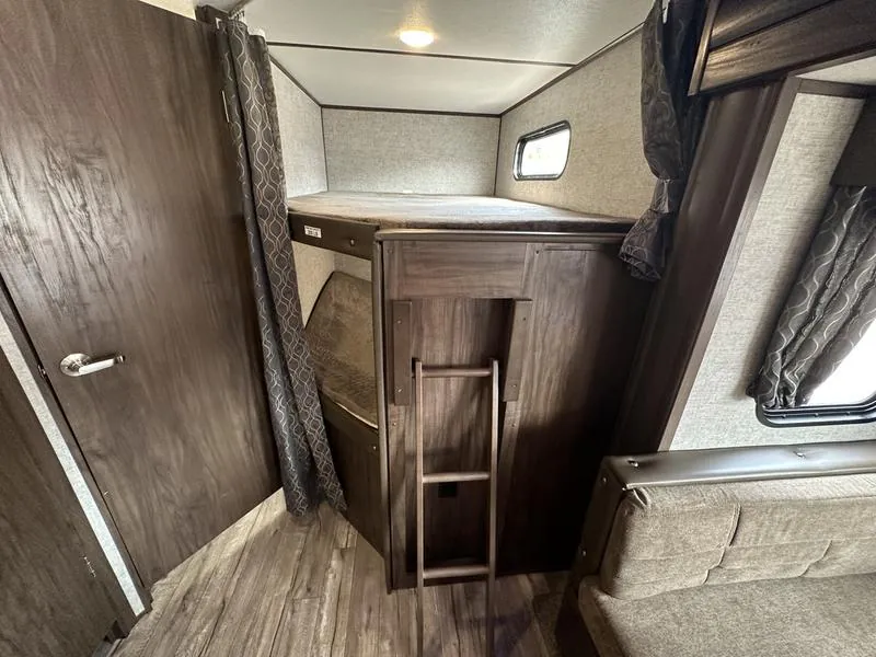 2019 Forest River Cherokee Alpha Wolf 26DBH-L, Photos photo 33