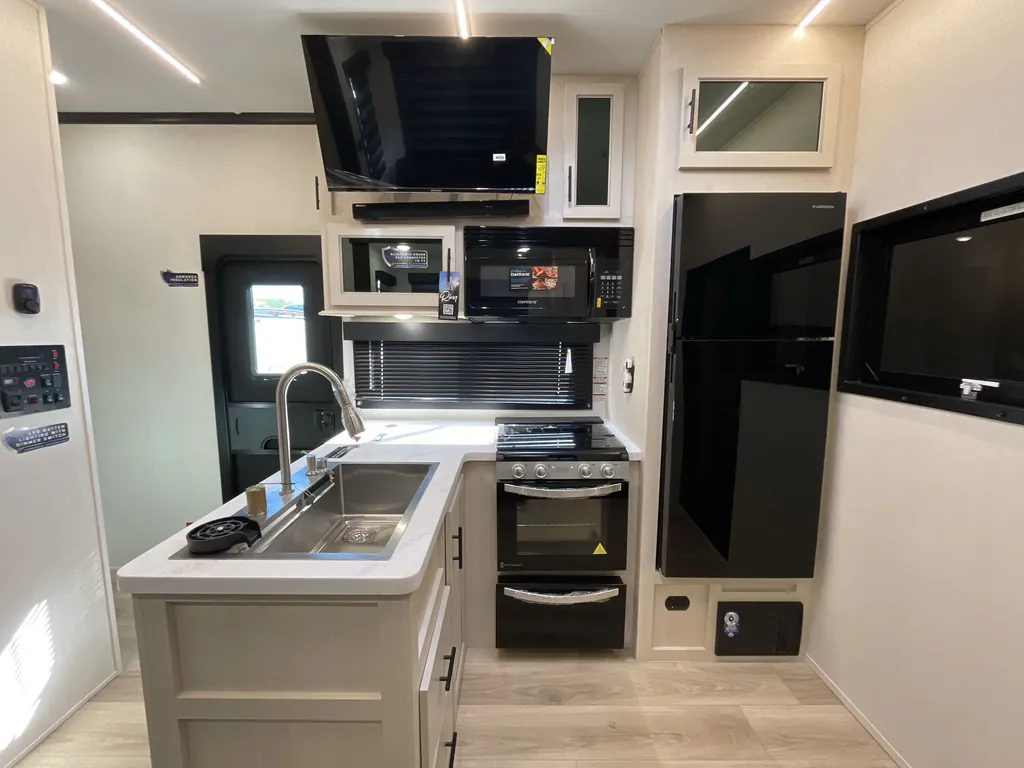 2026 Forest River Rogue Armored 32L132, Photos photo 8