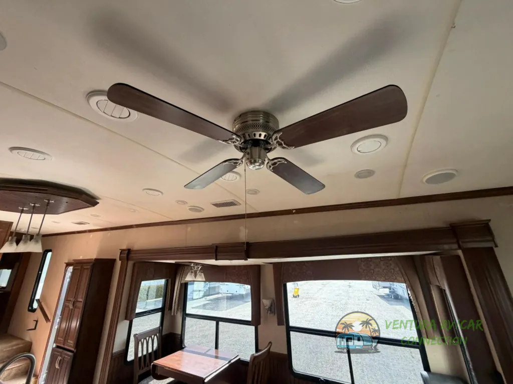 2016 Forest River Cardinal 3455RL, Photos photo 34