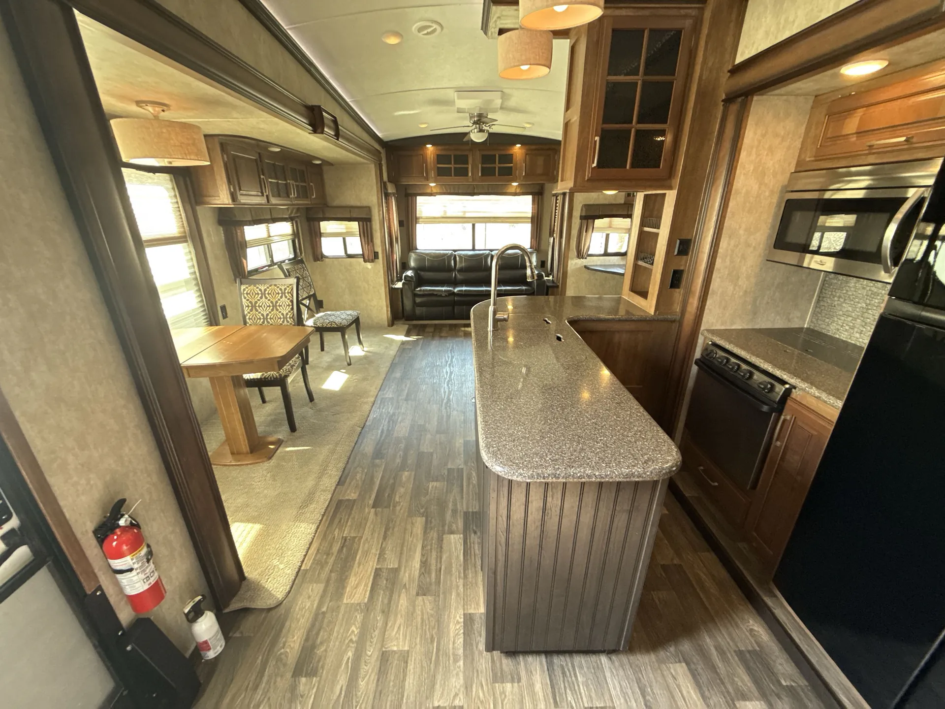2015 Keystone Montana 3440RL — living area main