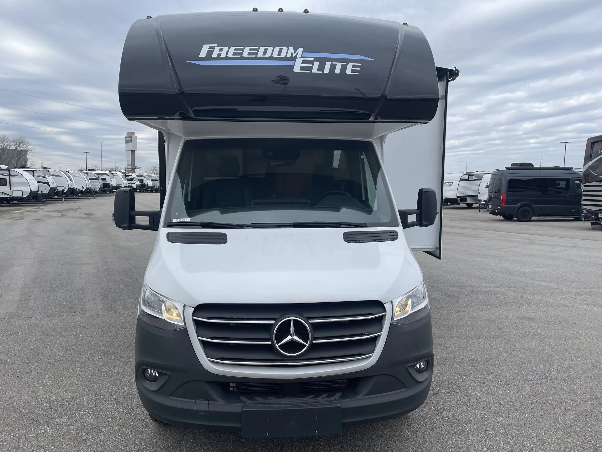 2025 Thor Motor Coach Freedom Elite 24FL — front