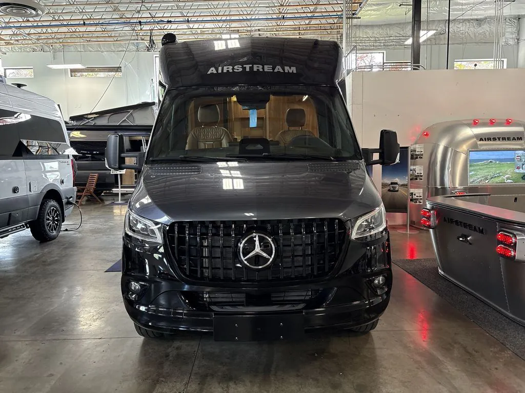 2027 Airstream Atlas 25RT - Photo 4