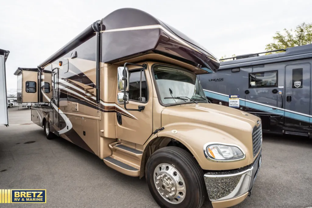 2016 Jayco Seneca 36FK - Photo 2