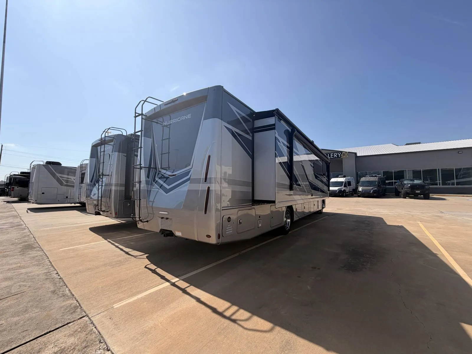 2027 Thor Motor Coach Hurricane 36H - Photo 3
