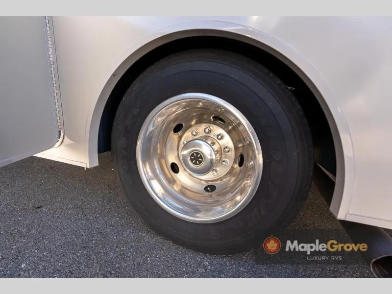 2019 Winnebago Vista 32YE - Photo 2