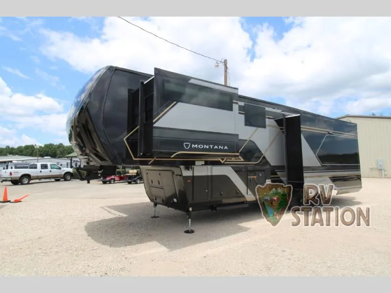 2026 Keystone Montana 3100RL - Photo 2