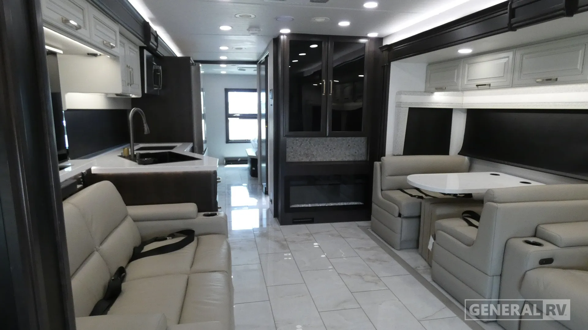 2027 Entegra Coach Accolade XL 37M - Photo 3