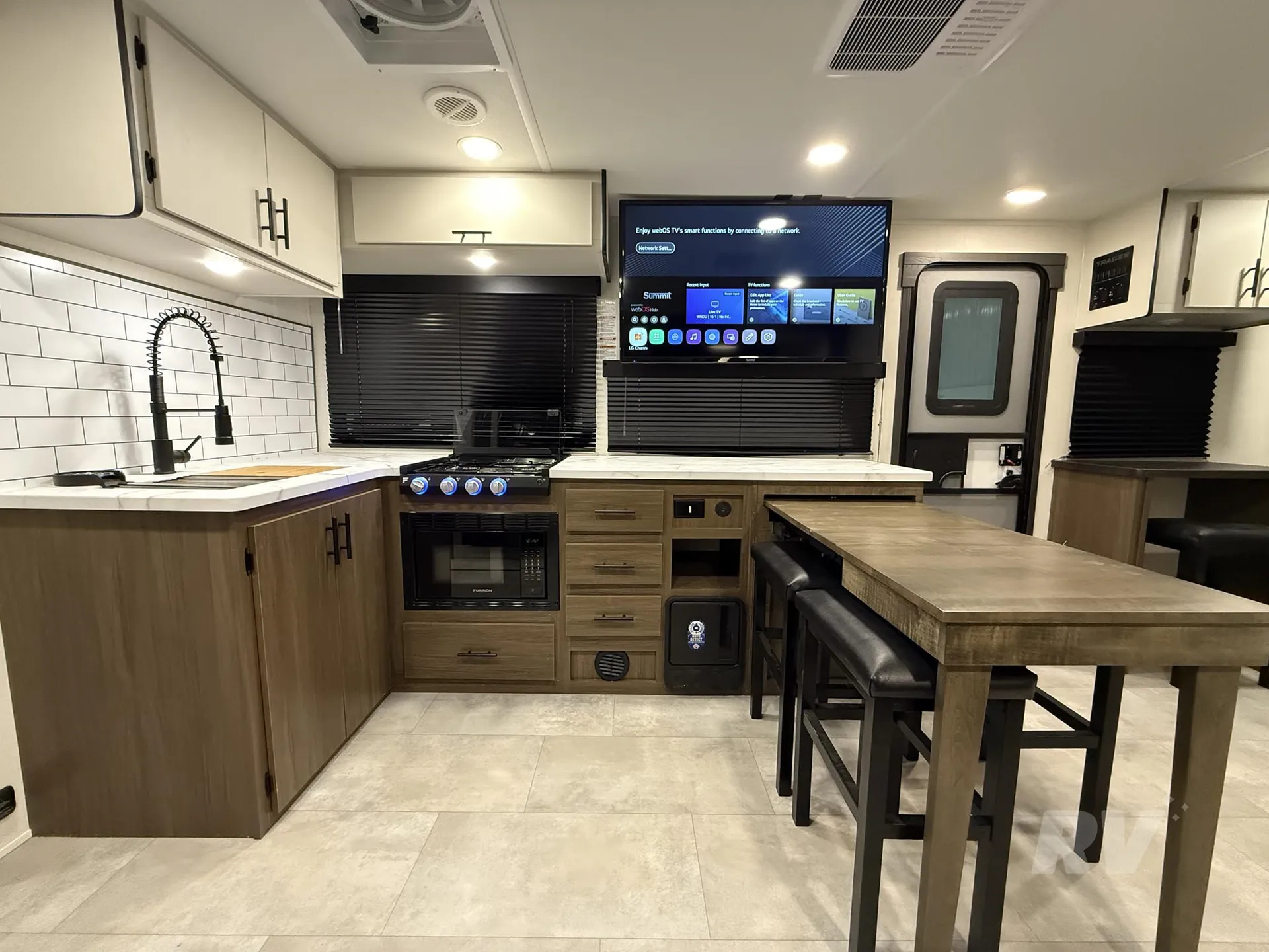 2027 Forest River Tracer 255DS dealer photo 4 from Mig RV & Marine Supercenter
