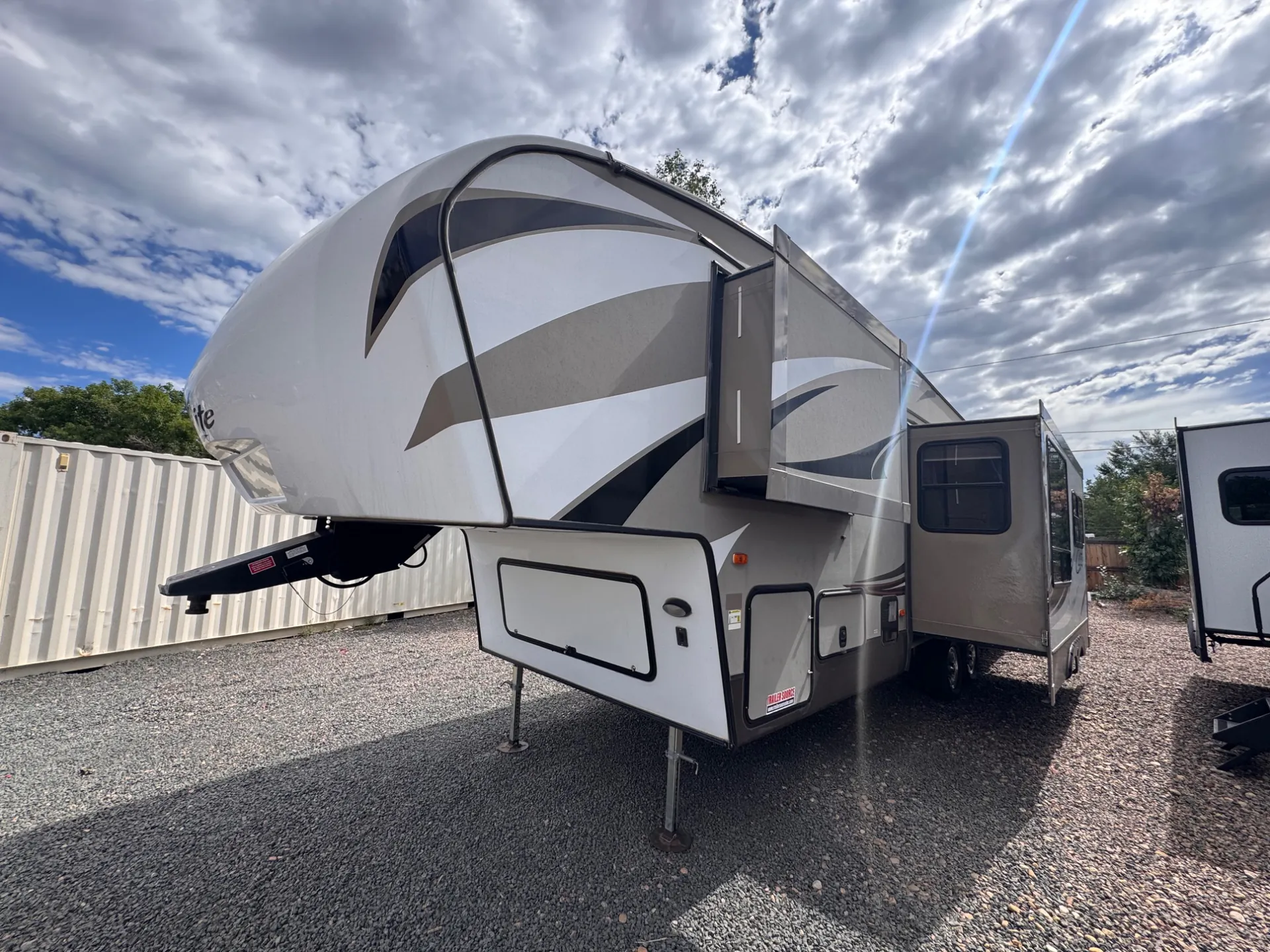 2016 Keystone Cougar XLite 28RDB - Photo 3