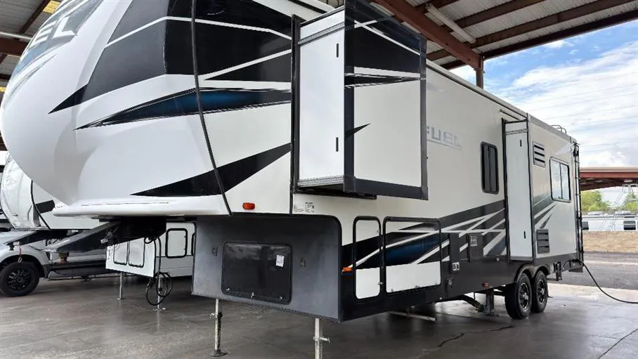 2019 Heartland Fuel 322 - Photo 3