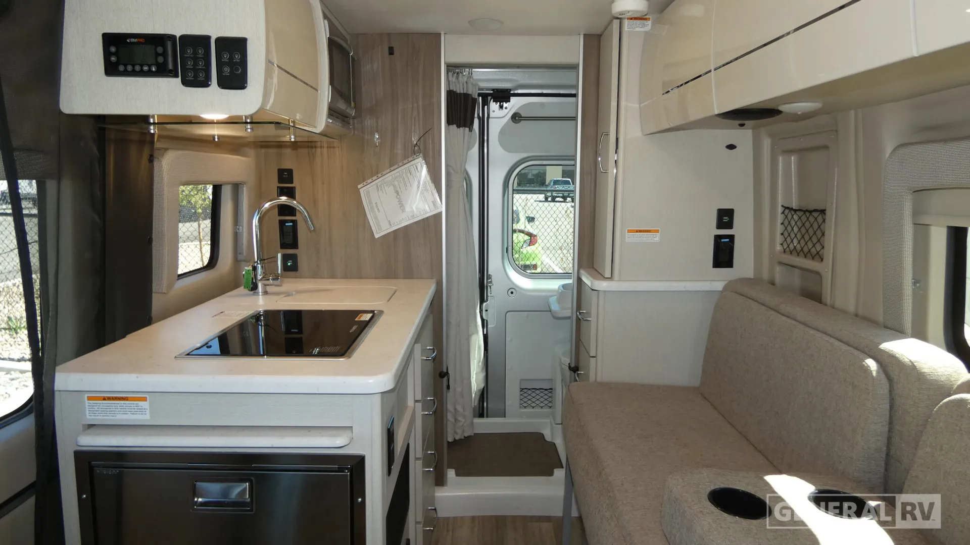 2024 Thor Motor Coach Rize 18M - Photo 3