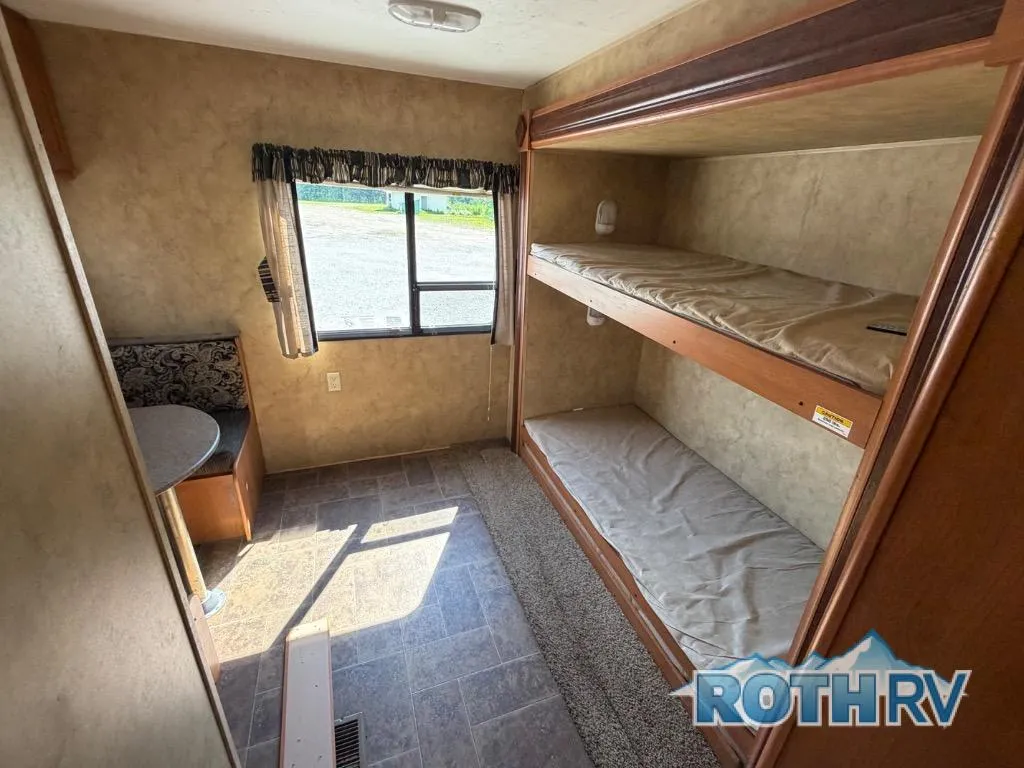 2010 Keystone RV Hideout 30BHDS - Photo 4