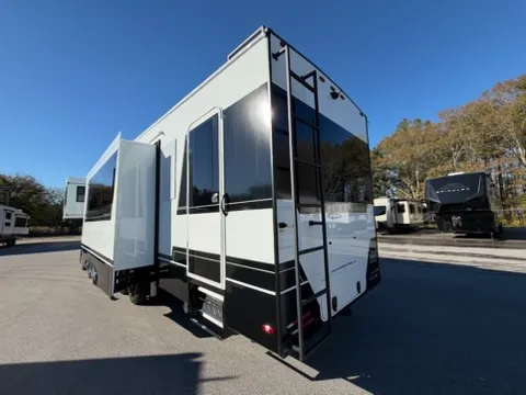 2026 Brinkley Model Z 3515 - Photo 3