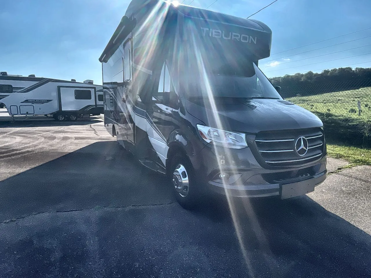 2023 Thor Motor Coach Tiburon 24FB