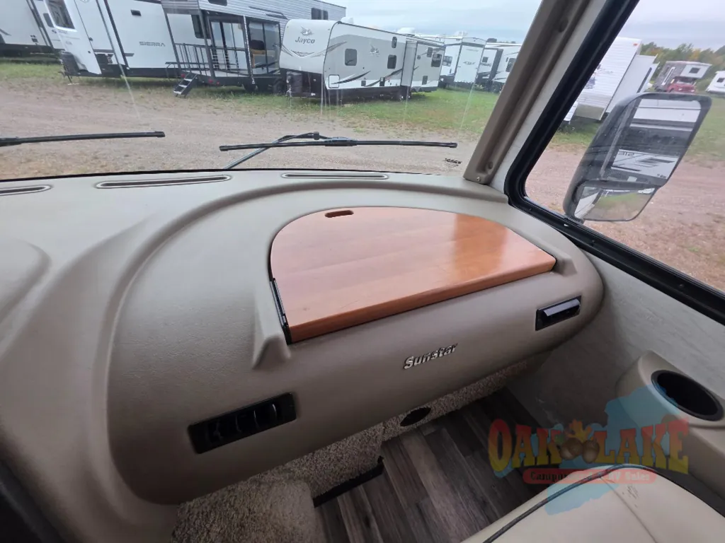 2018 Winnebago Sunstar 27P, Photos photo 9