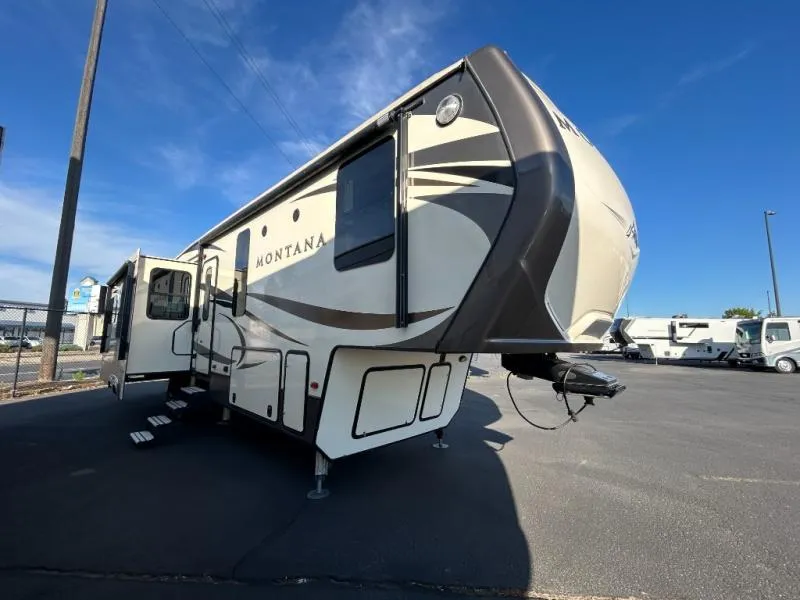 2017 Keystone RV Montana 3610RL - Main photo