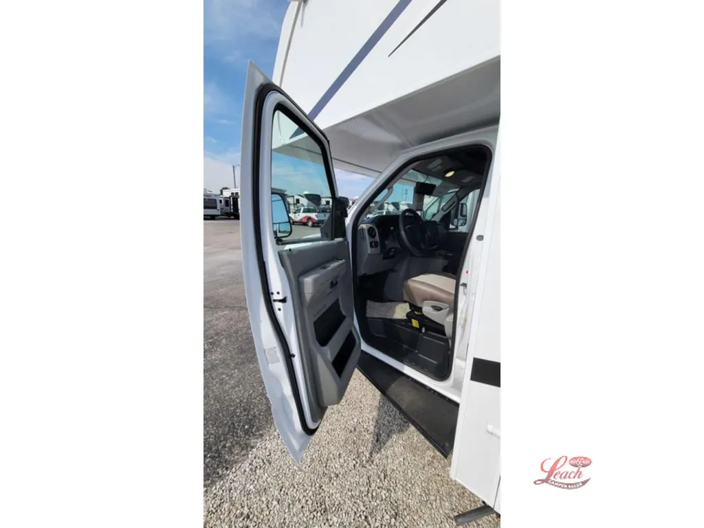 2026 Coachmen Freelander 22XG, Photos photo 7