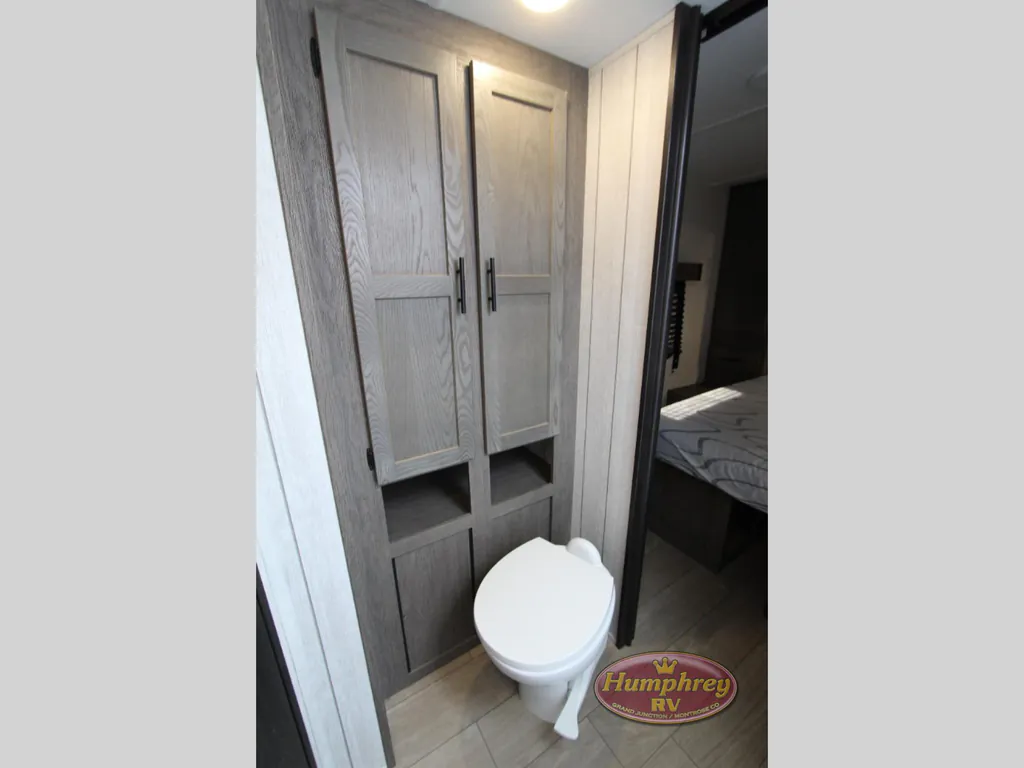 2026 Forest River Cherokee Alpha Wolf 33BH, Photos photo 33