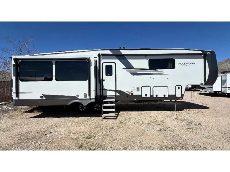 2026 Forest River Rockwood Signature 401SFB - Photo 3