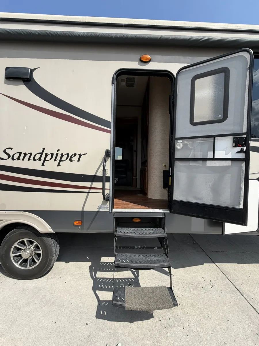 2016 Forest River Sandpiper 365SAQ, Photos photo 16