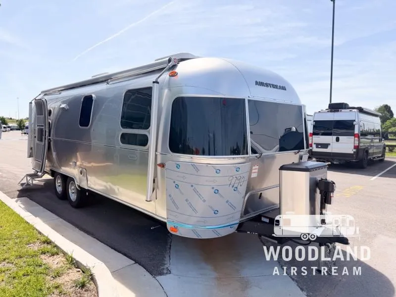 2026 Airstream Globetrotter 27FB - Photo 2
