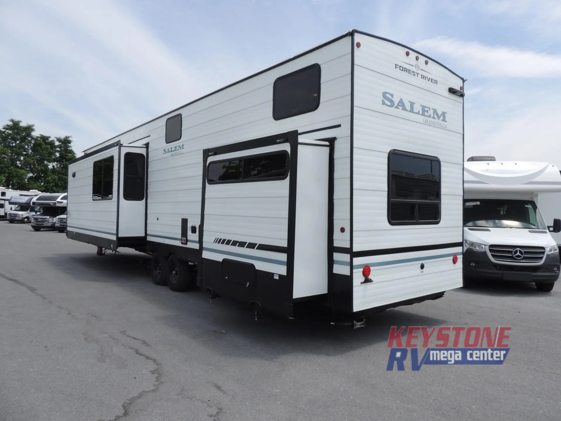 2026 Forest River Salem Grand Villa 40FKP - Photo 4