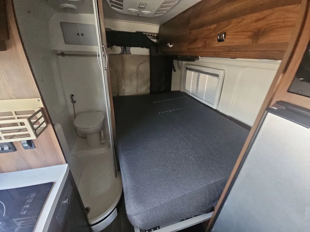 2022 Winnebago Travato 59G, Photos photo 3
