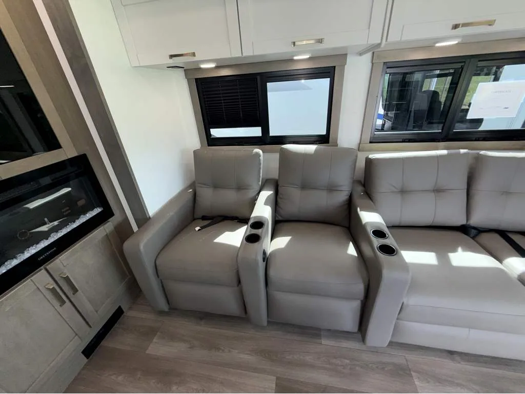 2027 Entegra Coach Vision XL 36C, Photos photo 17