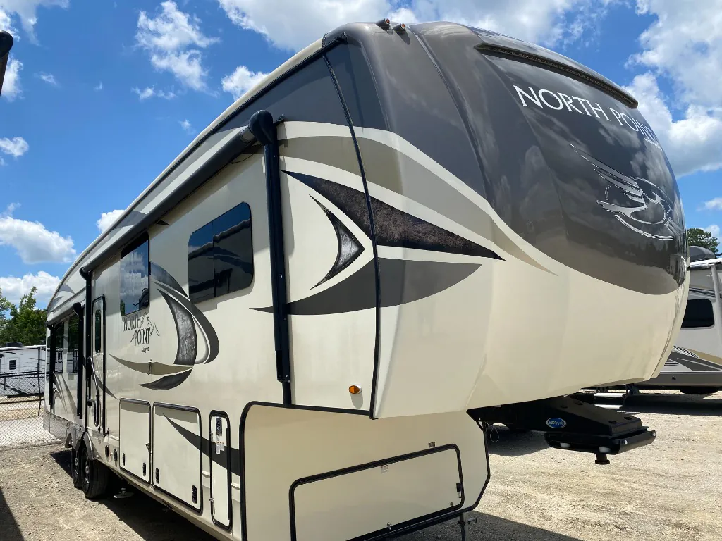 2018 Jayco North Point 377RLBH - Photo 2