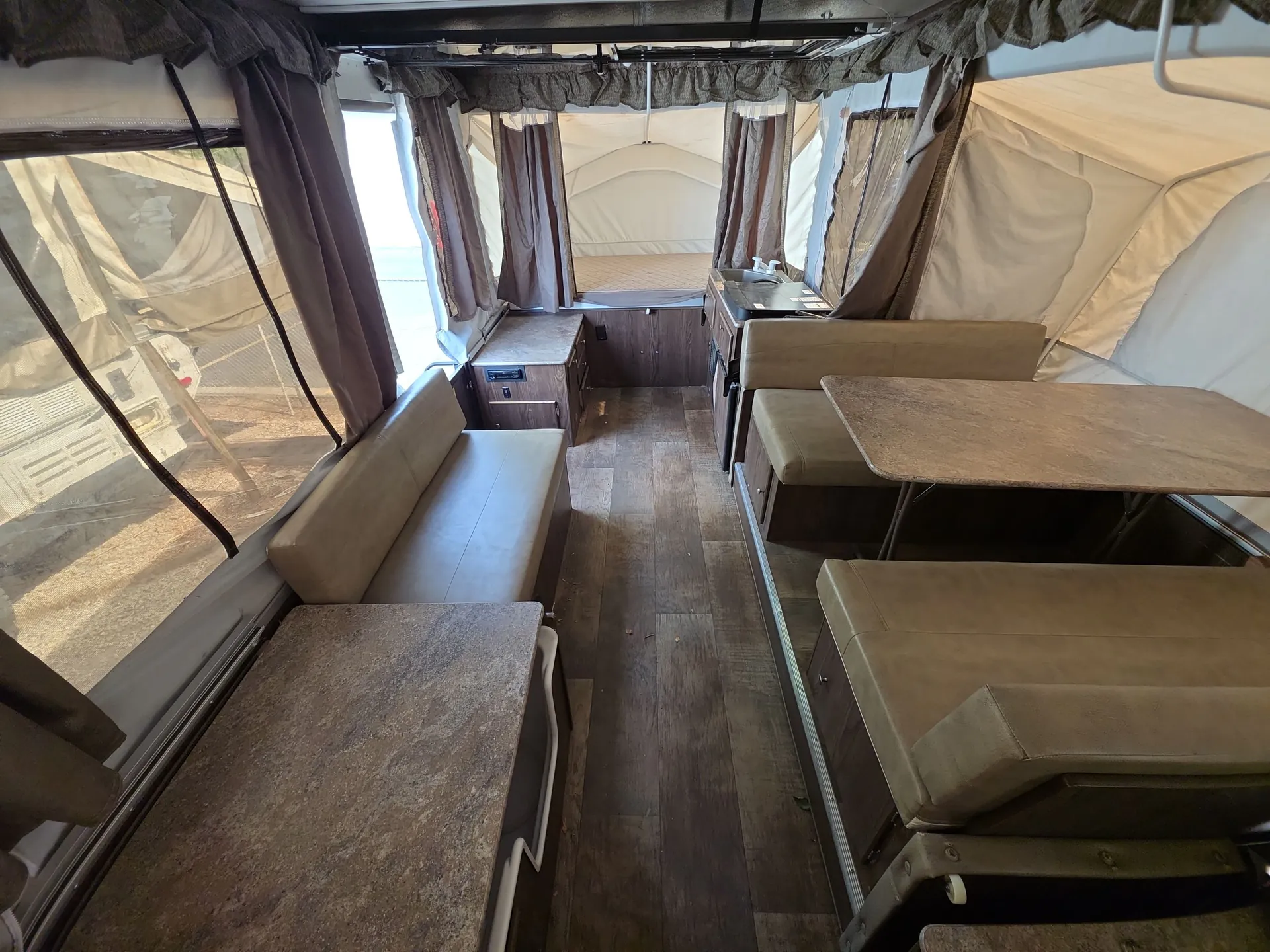 2016 Forest River Flagstaff SE 28TSCSE — living area main