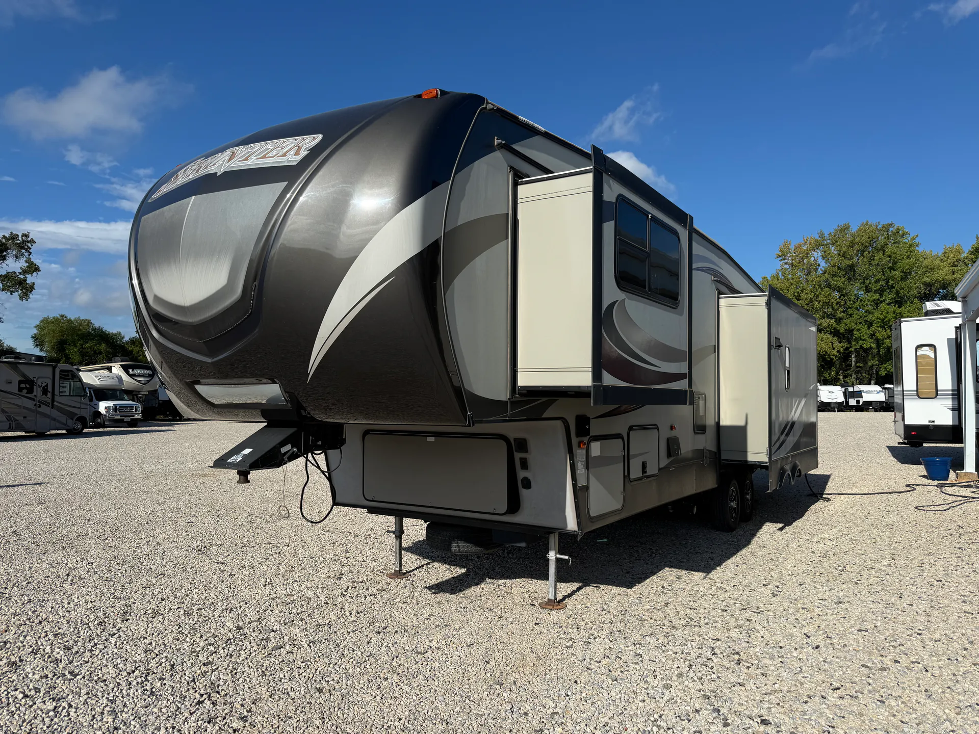 2017 Keystone Sprinter 298FWRLS - Photo 4