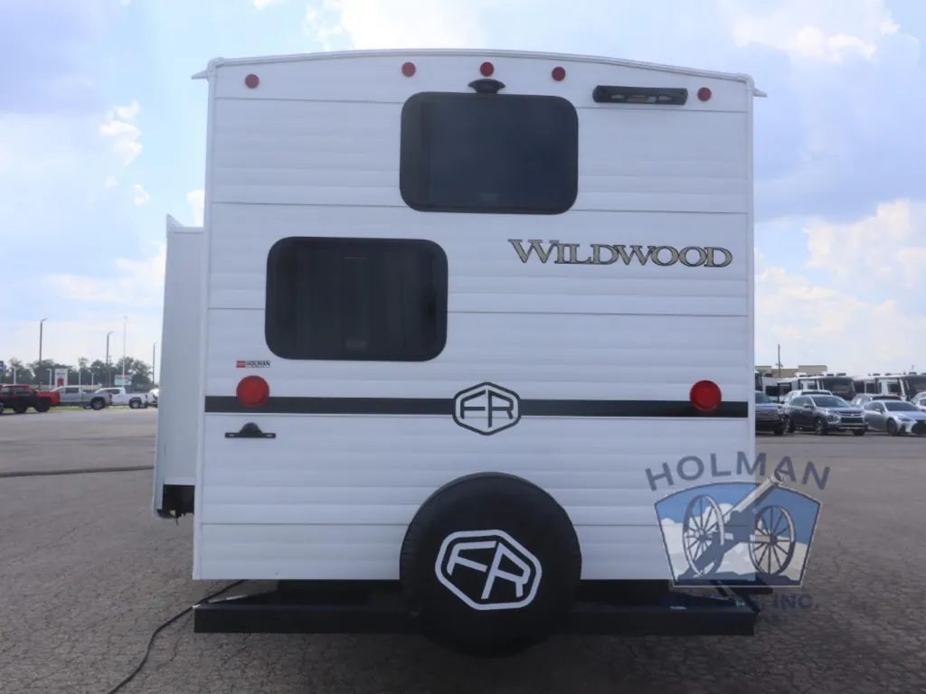 2026 Forest River Wildwood 300ICE, Photos photo 6