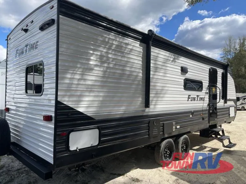 2026 CrossRoads RV Fun Time 265BH - Photo 3