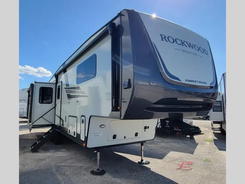 2026 Forest River Rockwood Signature 372RL - Photo 4