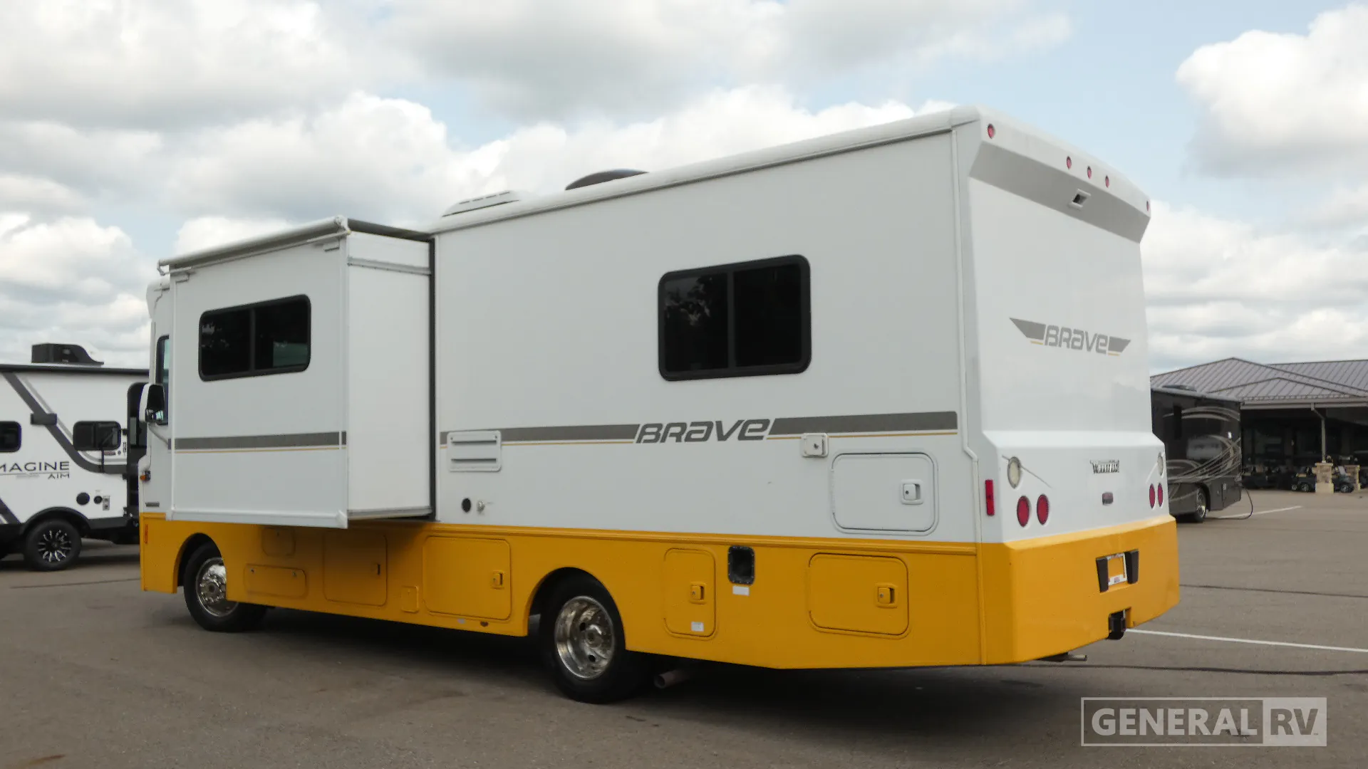 2015 Winnebago Brave 27B - Photo 4
