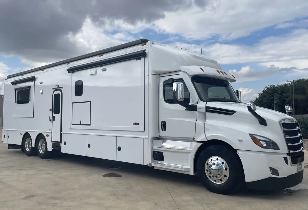 2022 Renegade RV Classic 45CMR - Photo 2